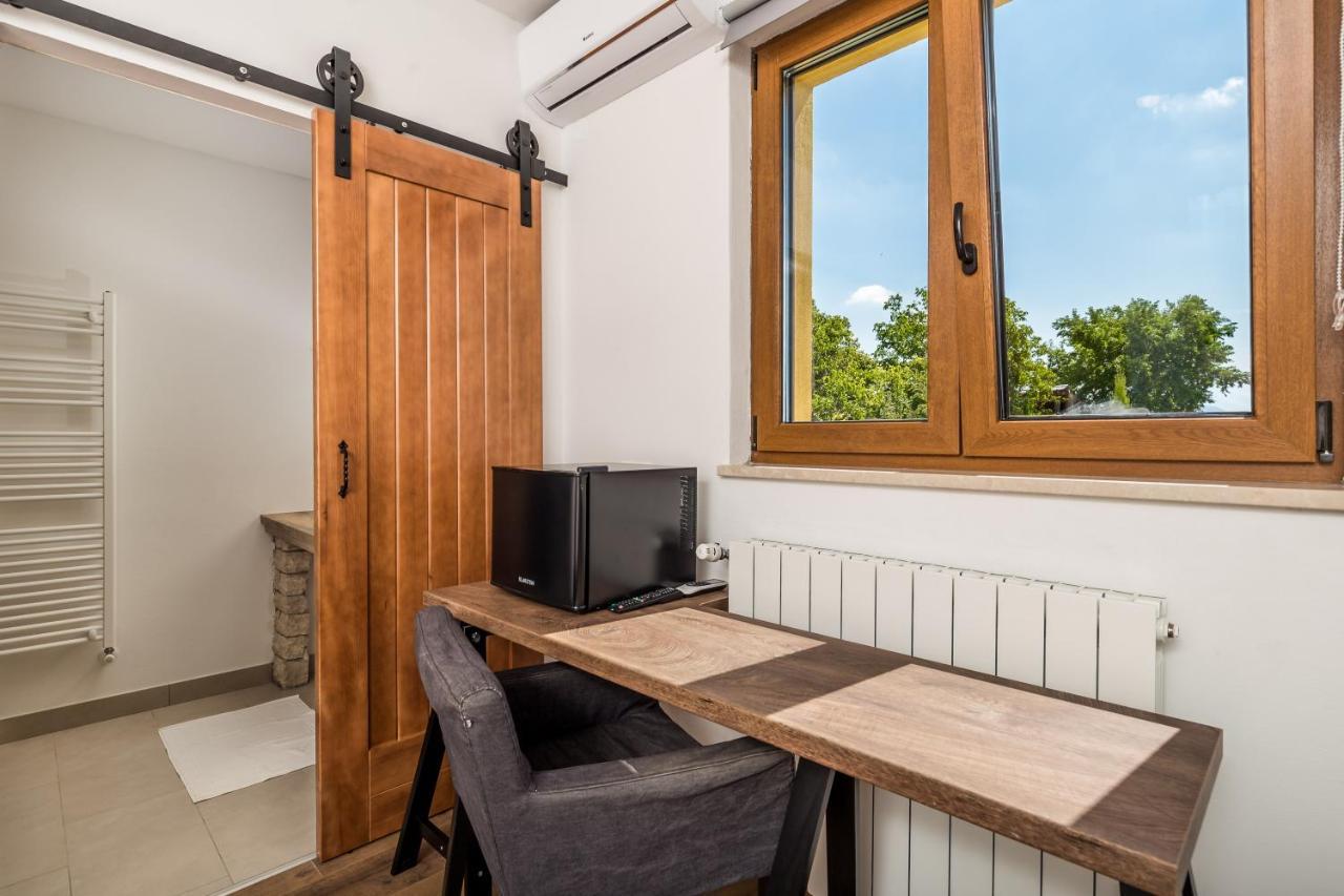 Rona Apartment & Rooms Mea Vista Buzet Extérieur photo