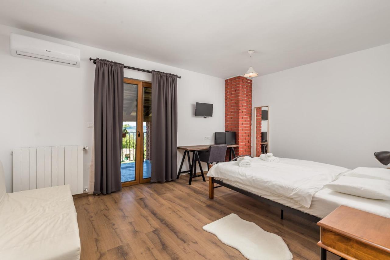 Rona Apartment & Rooms Mea Vista Buzet Extérieur photo