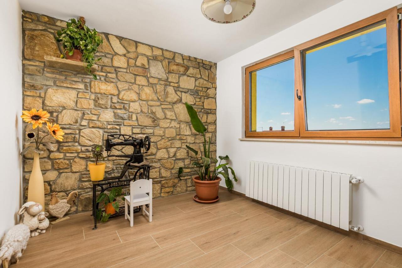Rona Apartment & Rooms Mea Vista Buzet Extérieur photo